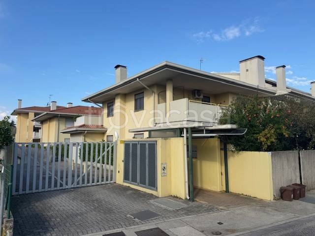 appartamento in vendita ad Udine in zona Paparotti