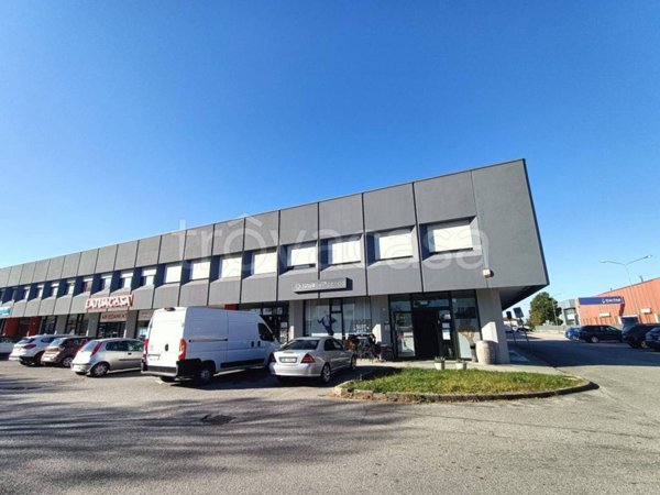 negozio in vendita ad Udine