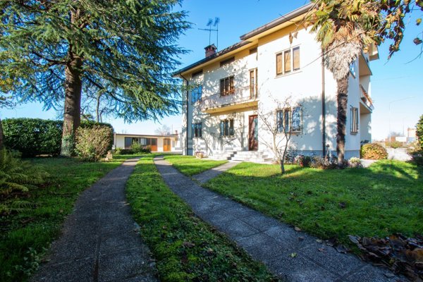 casa indipendente in vendita ad Udine in zona Godia