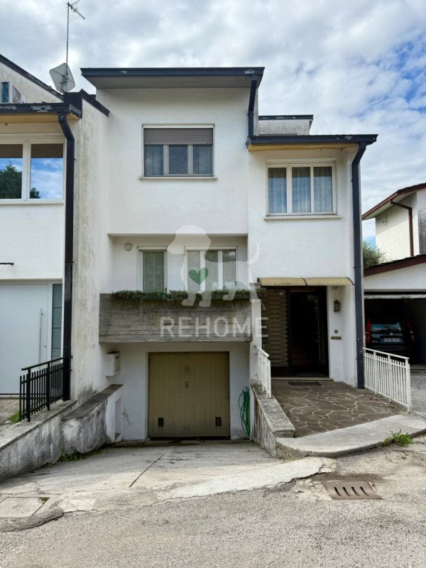 casa semindipendente in vendita ad Udine