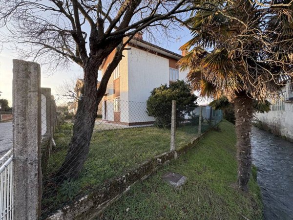 casa indipendente in vendita ad Udine in zona Cussignacco