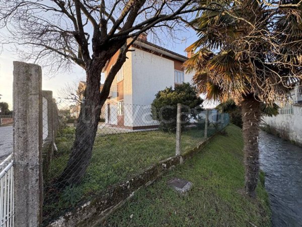 casa indipendente in vendita ad Udine in zona Cussignacco