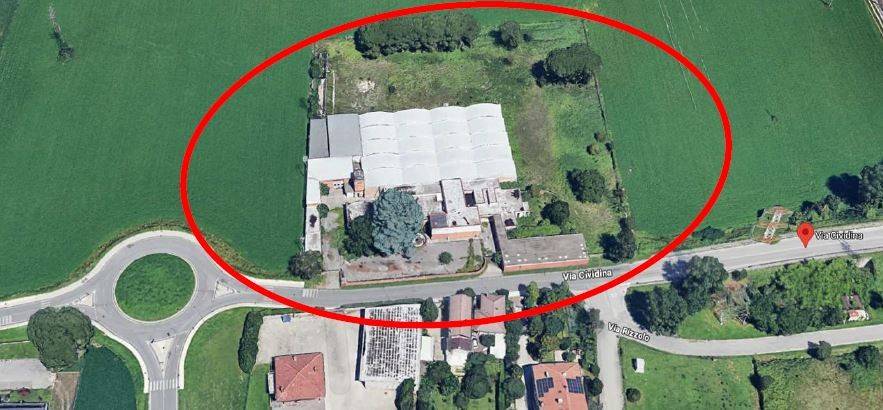 locale commerciale in vendita ad Udine