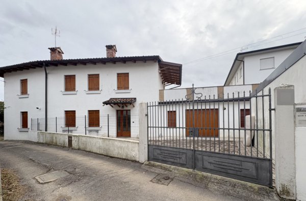 casa indipendente in vendita ad Udine in zona Cussignacco