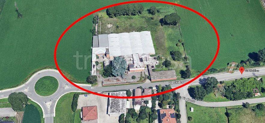 capannone in vendita ad Udine in zona Vât