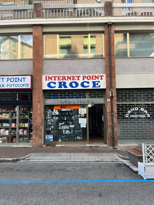 locale commerciale in vendita ad Udine