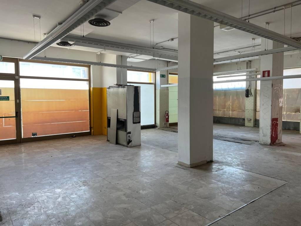 negozio in vendita ad Udine in zona Chiavris