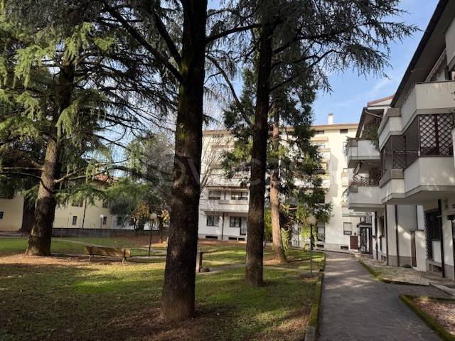 appartamento in vendita ad Udine in zona Vât
