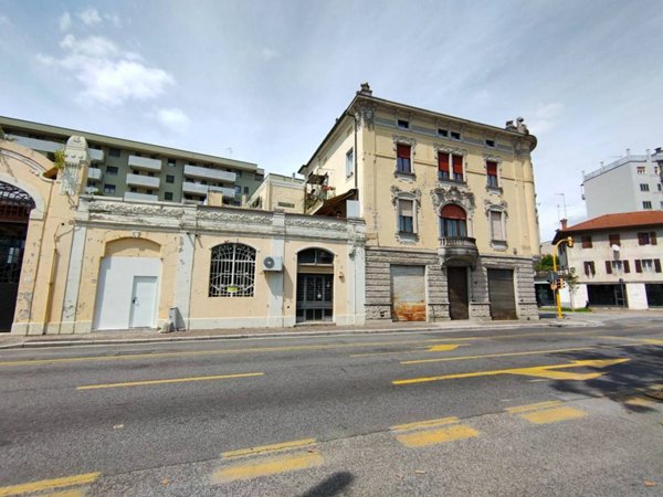negozio in vendita ad Udine