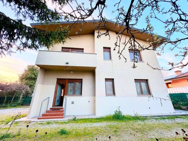 casa indipendente in vendita ad Udine in zona Baldasseria