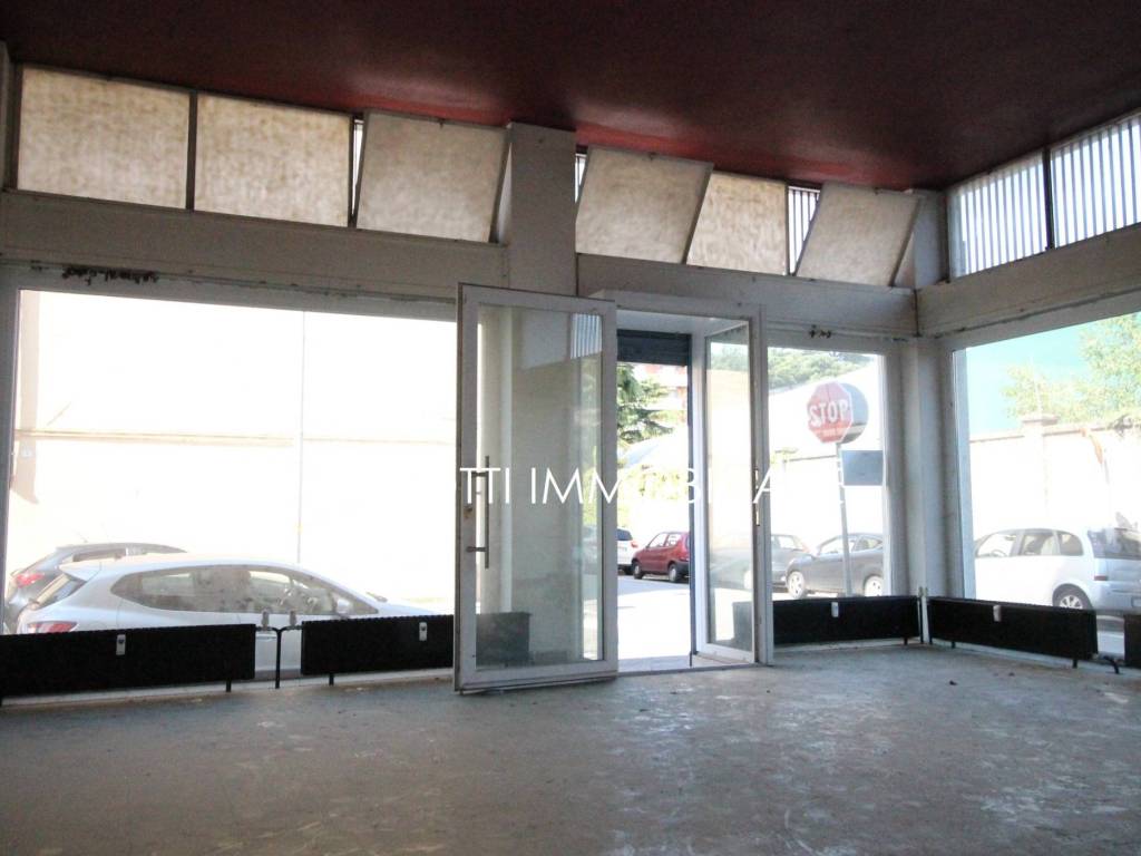 negozio in vendita ad Udine