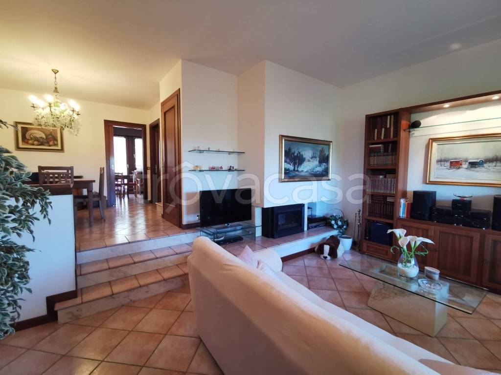 casa indipendente in vendita ad Udine in zona Vât