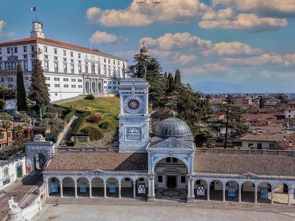 negozio in vendita ad Udine in zona Centro Storico