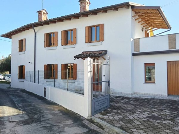 casa indipendente in vendita ad Udine in zona Cussignacco