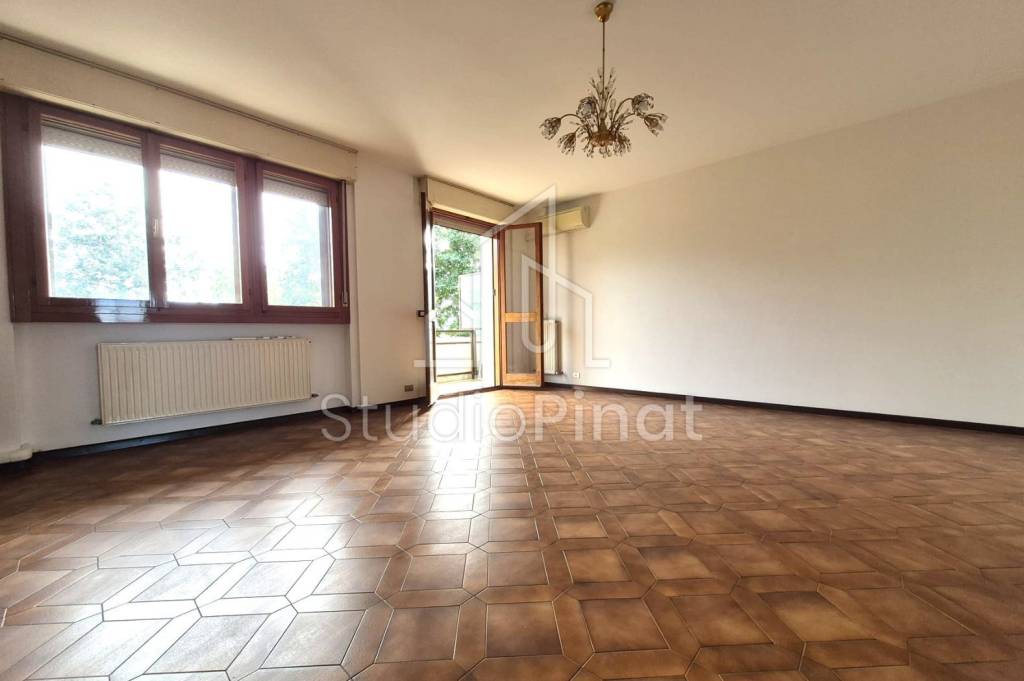 appartamento in vendita ad Udine in zona Vât