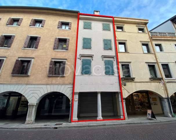 negozio in vendita ad Udine