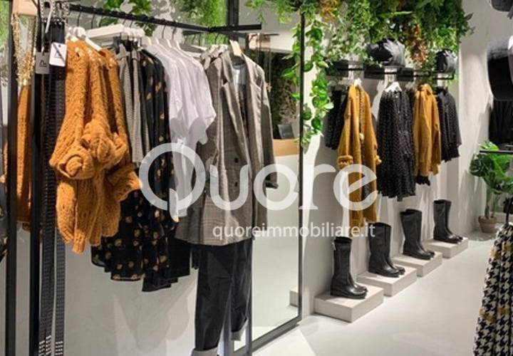 negozio in vendita ad Udine