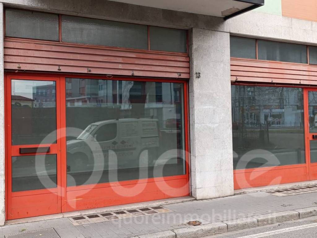 negozio in vendita ad Udine