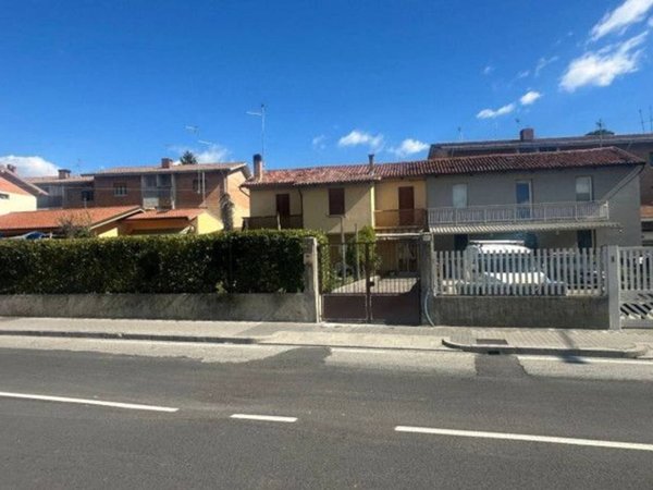 casa indipendente in vendita ad Udine in zona Paparotti