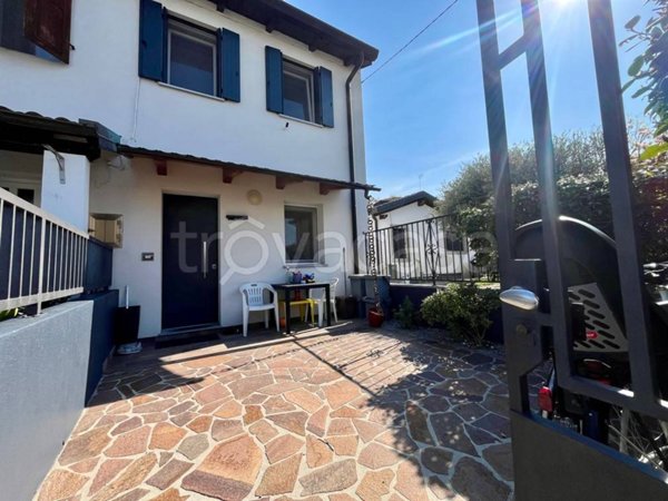 casa indipendente in vendita ad Udine in zona Vât