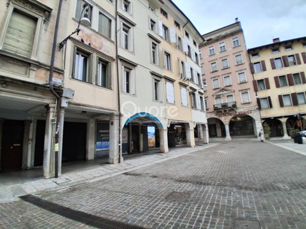 negozio in vendita ad Udine in zona Centro Storico
