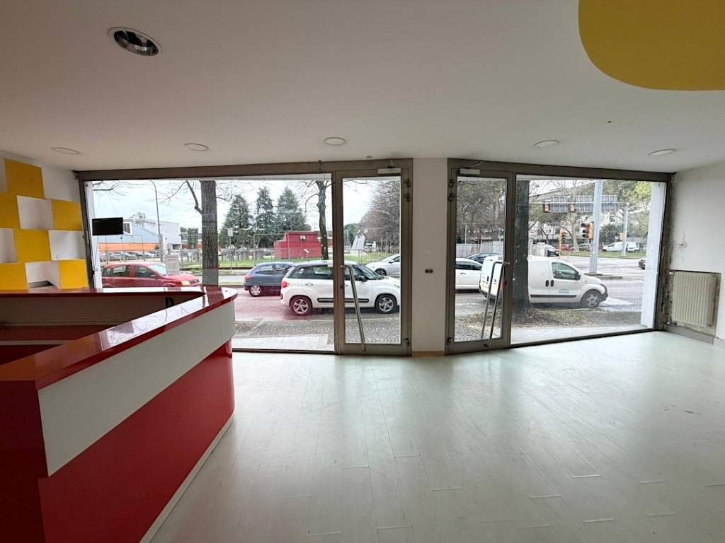 negozio in vendita ad Udine