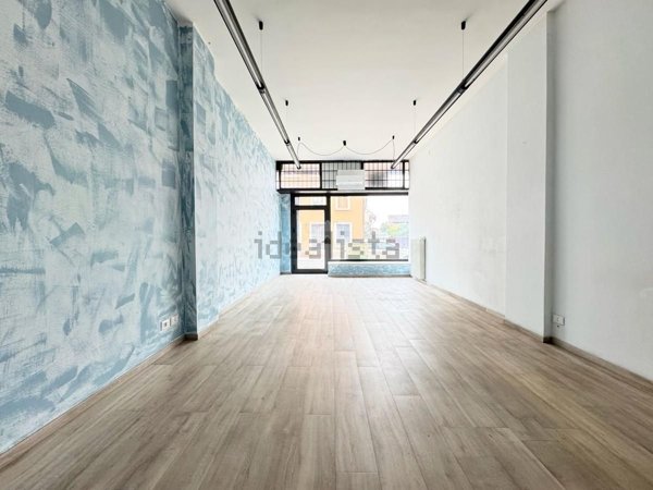 locale commerciale in vendita ad Udine