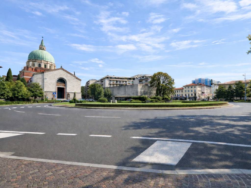 negozio in vendita ad Udine