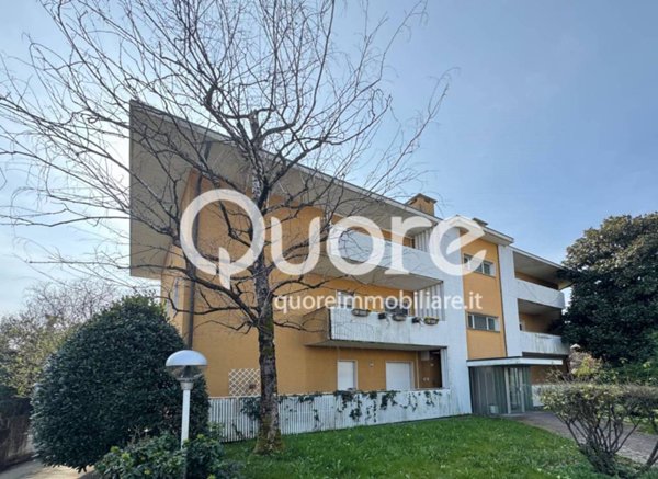 appartamento in vendita ad Udine in zona Vât