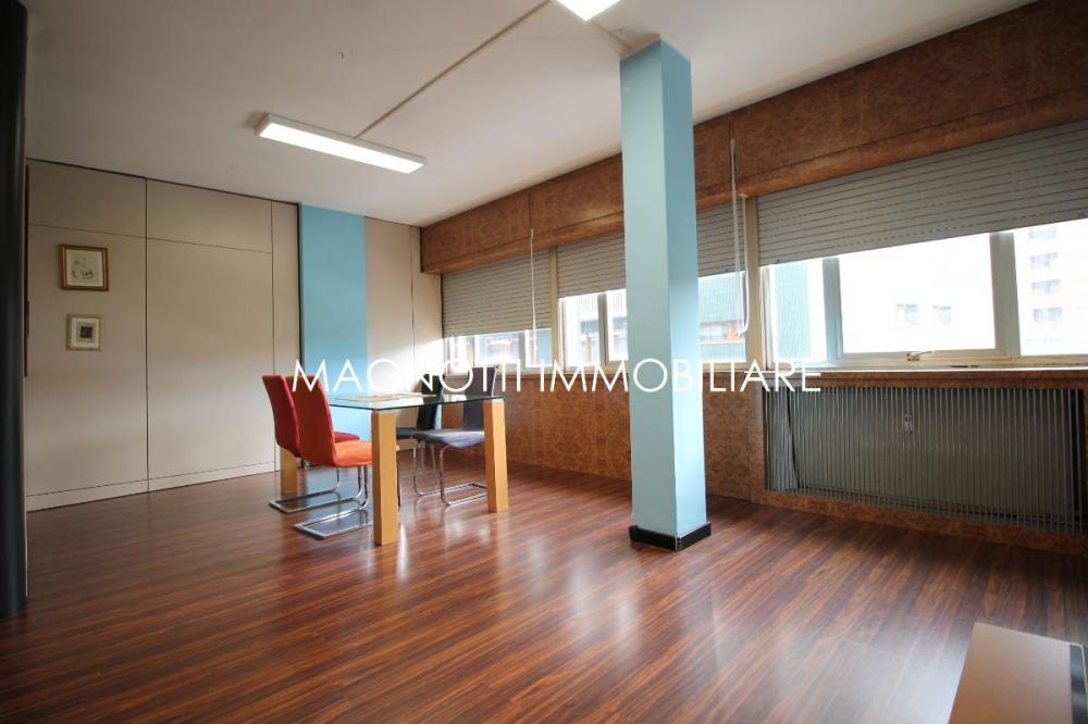 ufficio in vendita ad Udine