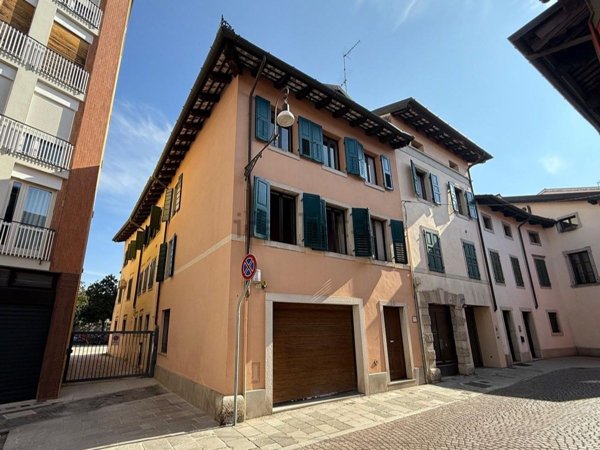 casa indipendente in vendita ad Udine in zona Centro Storico