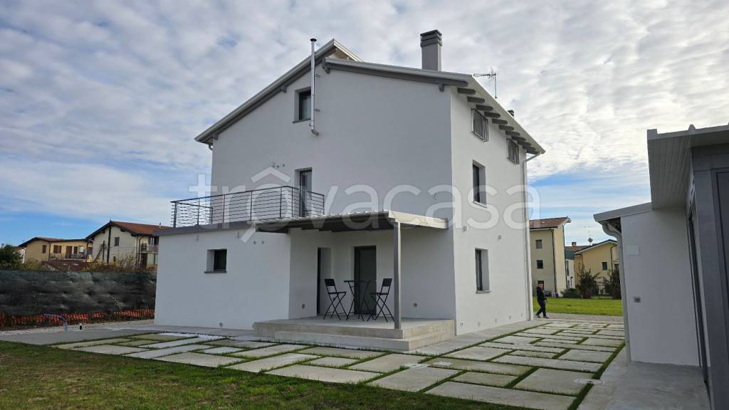 casa indipendente in vendita ad Udine in zona Cussignacco
