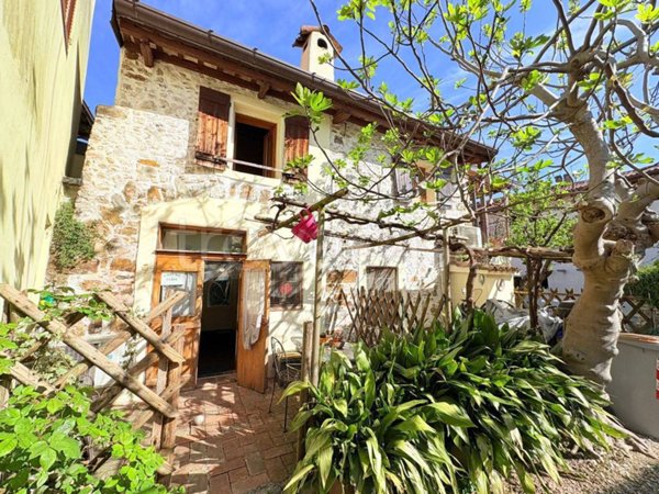 casa indipendente in vendita ad Udine in zona Beivars