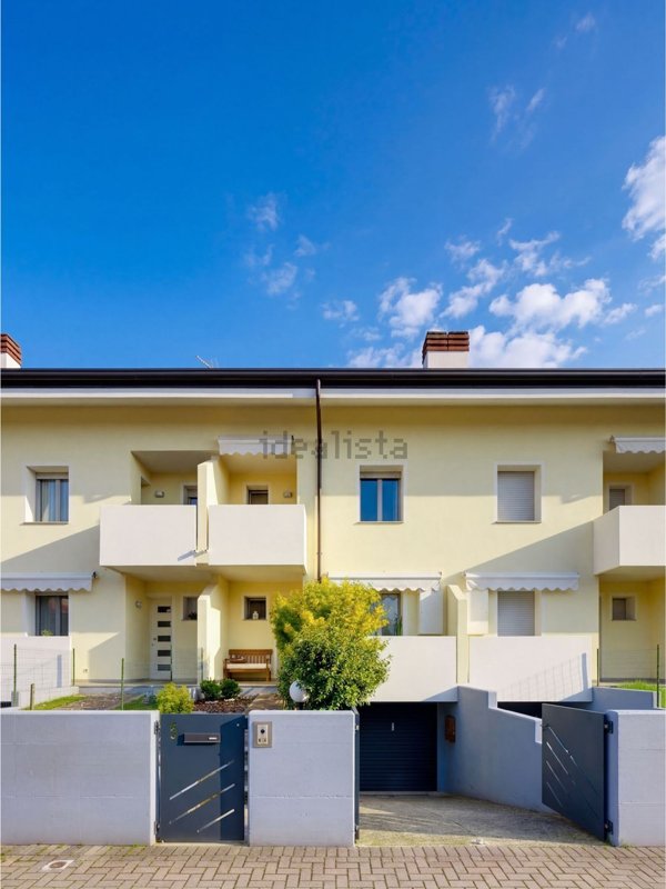 casa indipendente in vendita ad Udine in zona Godia