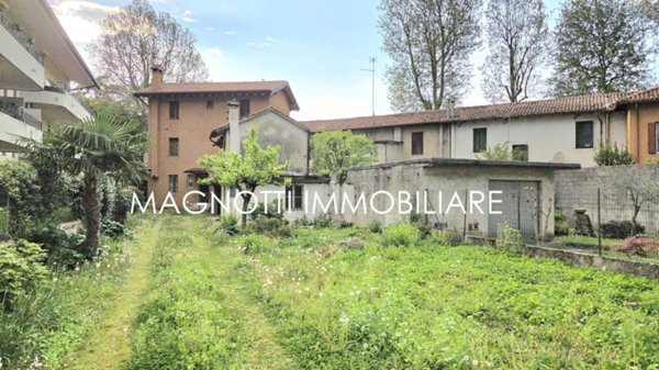 casa indipendente in vendita ad Udine in zona Vât
