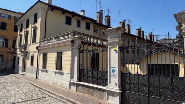 casa indipendente in vendita ad Udine in zona Centro Storico