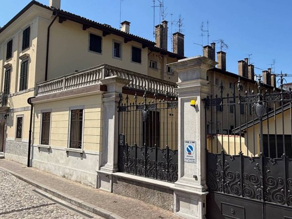 casa indipendente in vendita ad Udine in zona Centro Storico