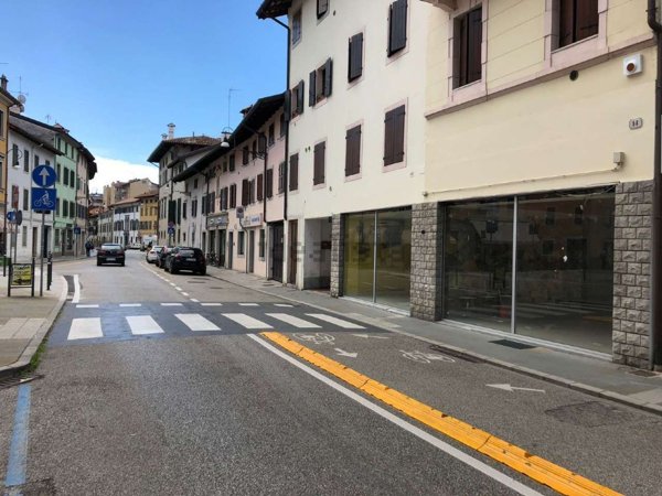 locale commerciale in vendita ad Udine in zona Centro Storico