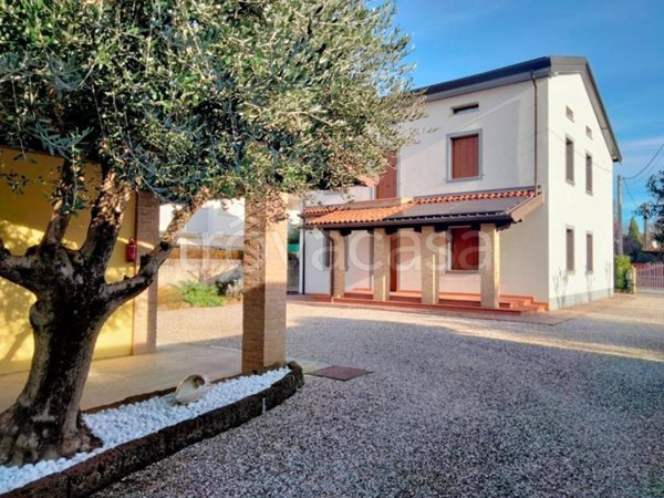 casa indipendente in vendita ad Udine in zona Cussignacco
