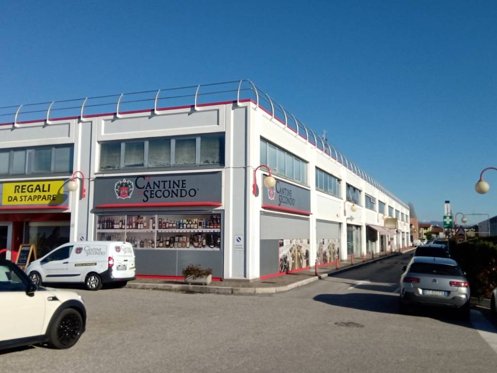 ufficio in vendita ad Udine in zona Vât