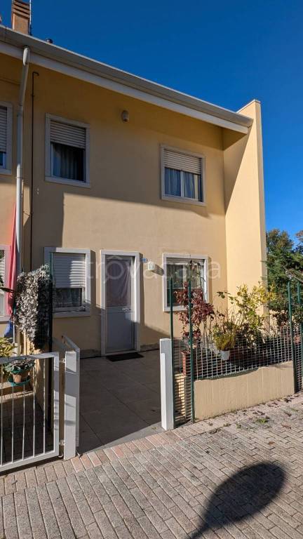 casa indipendente in vendita ad Udine in zona Paparotti
