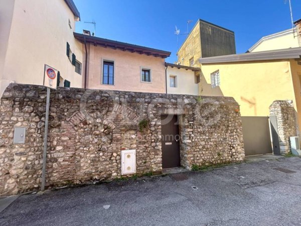 casa indipendente in vendita ad Udine in zona Centro Storico