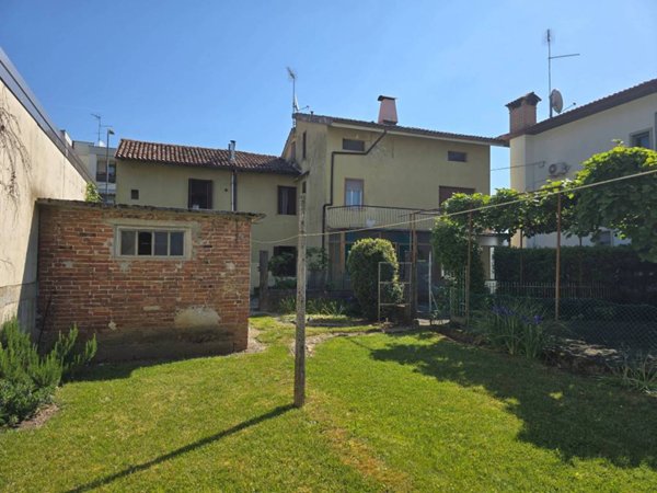 casa indipendente in vendita ad Udine