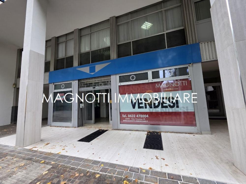 negozio in vendita ad Udine