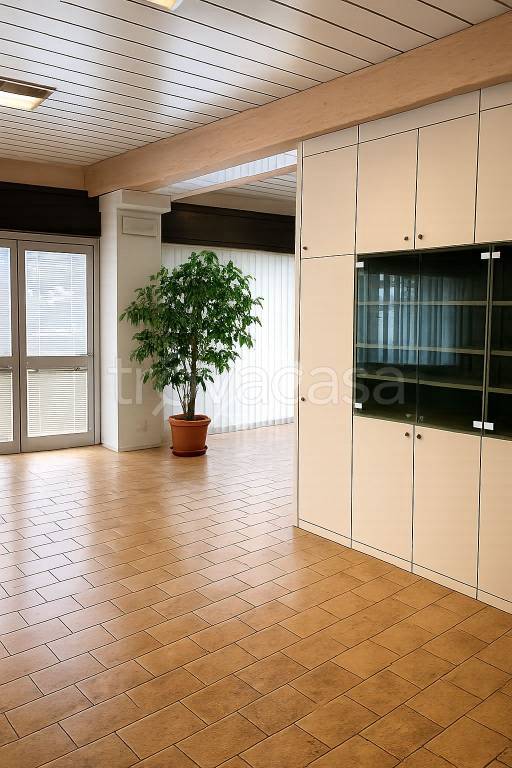 ufficio in vendita ad Udine in zona Vât