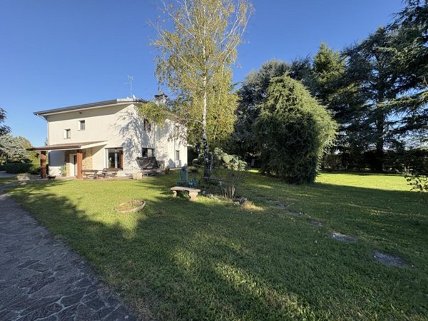casa indipendente in vendita ad Udine in zona Paparotti