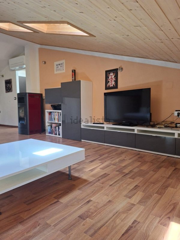 appartamento in vendita ad Udine in zona Vât