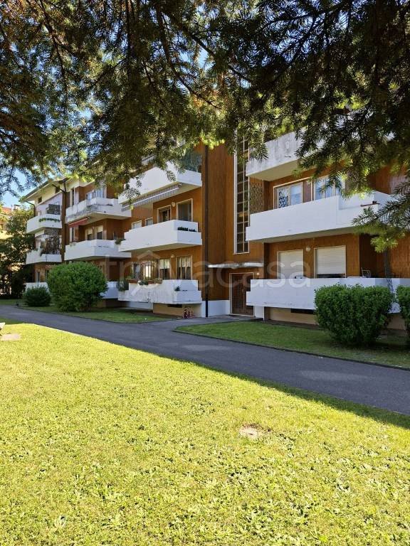 appartamento in vendita ad Udine in zona Vât