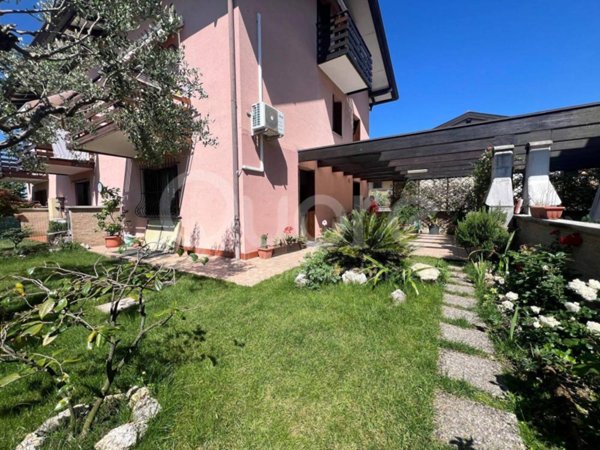 casa indipendente in vendita ad Udine in zona Cussignacco