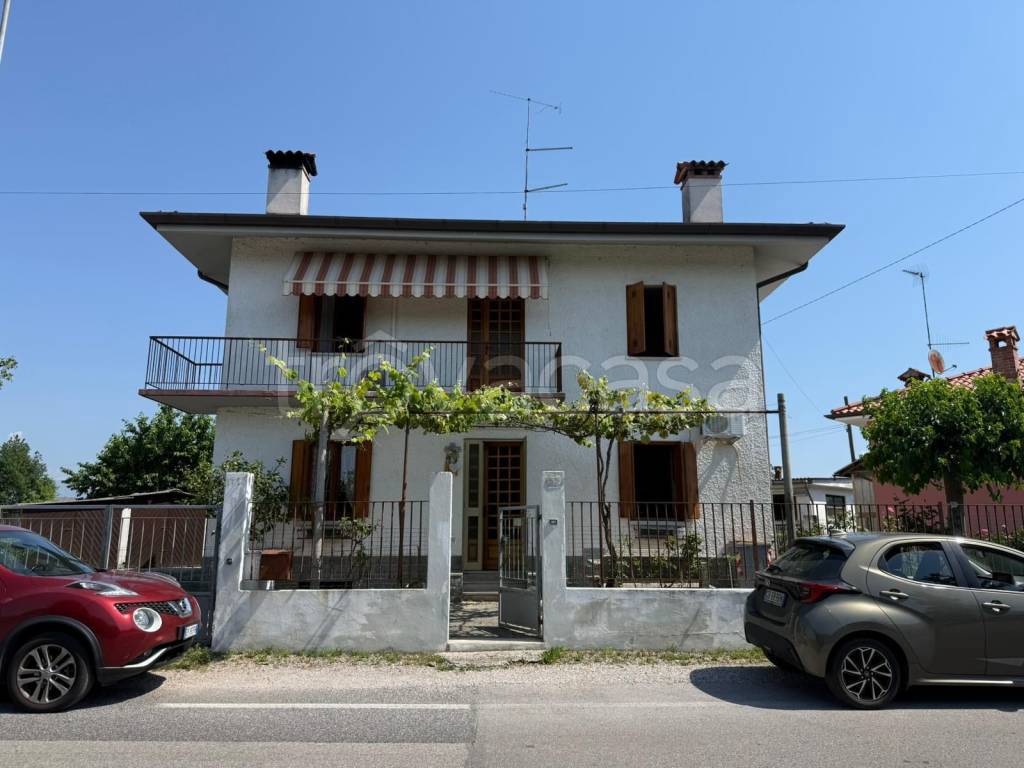 casa indipendente in vendita ad Udine in zona Rizzi